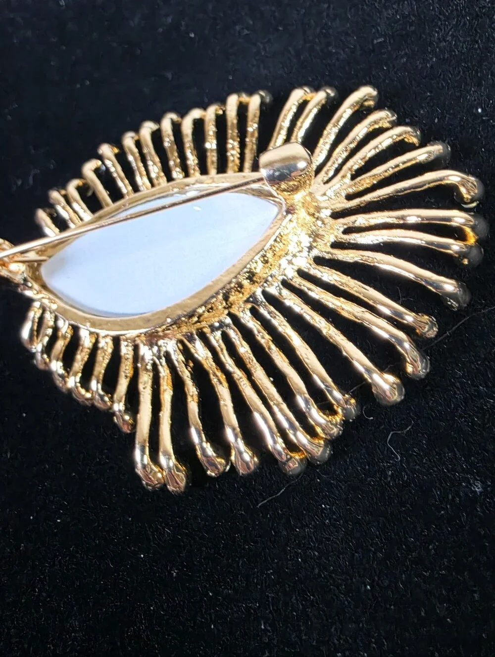 N/A gold tone